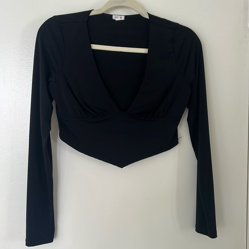 V Neck Long Sleeve Crop Elevated Top